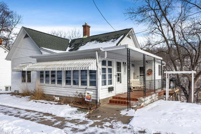 469 Dewey, GALENA, Illinois 61036, 2 Bedrooms Bedrooms, ,1 BathroomBathrooms,House,For Sale,Dewey,202600439