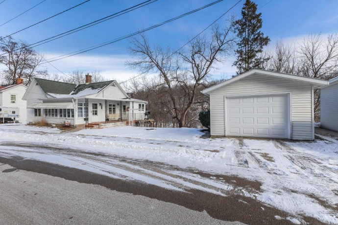 469 Dewey, GALENA, Illinois 61036, 2 Bedrooms Bedrooms, ,1 BathroomBathrooms,House,For Sale,Dewey,202600439