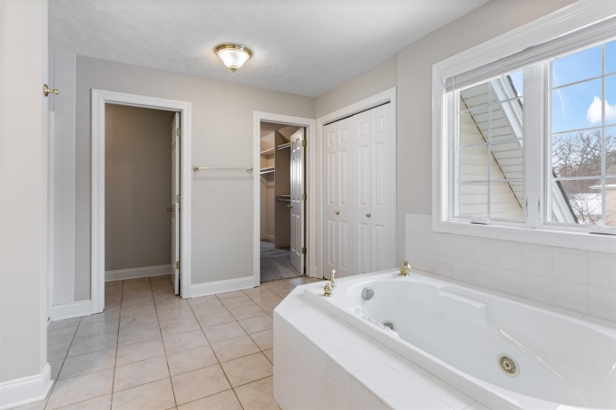 11353 Wentworth, BELVIDERE, Illinois 61008, 5 Bedrooms Bedrooms, ,3 BathroomsBathrooms,House,For Sale,Wentworth,202600456