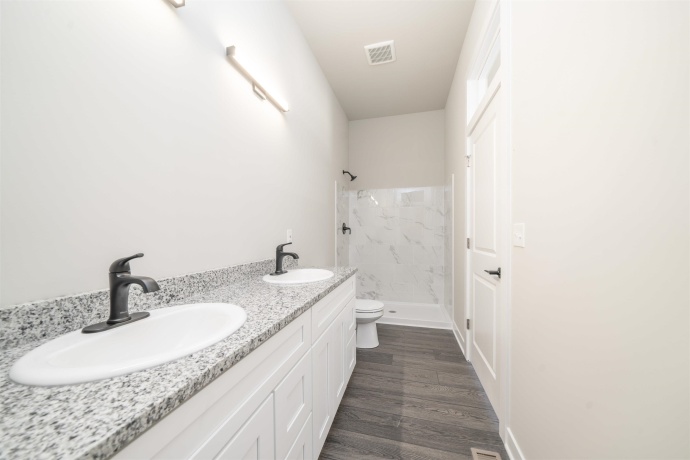 827 Kenai, ROSCOE, Illinois 61073, 3 Bedrooms Bedrooms, ,2 BathroomsBathrooms,House,For Sale,Kenai,202600460