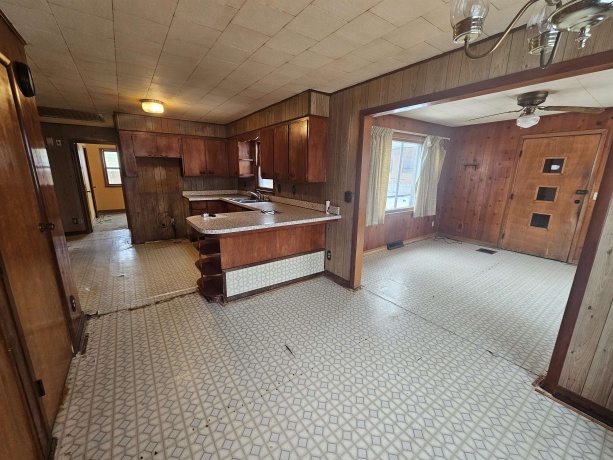 907 Merrill, LOVES PARK, Illinois 61111, 3 Bedrooms Bedrooms, ,1 BathroomBathrooms,House,For Sale,Merrill,202600461