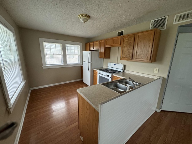 999 Main, ROCKFORD, Illinois 61103, ,3 - 4 Units,For Sale,Main,202600470