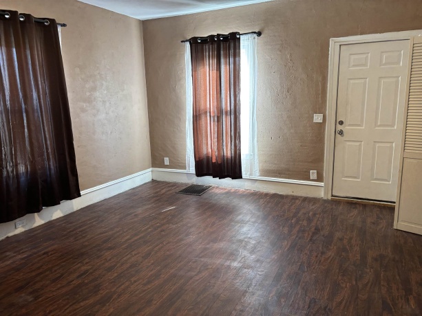 405 3rd, Henry, Illinois 61537, 2 Bedrooms Bedrooms, ,1 BathroomBathrooms,House,For Sale,3rd,202600469