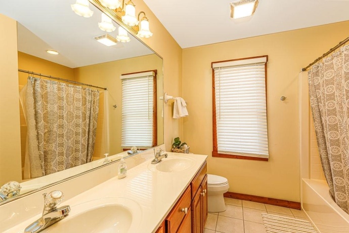 13 Shorewood, GALENA, Illinois 61036, 5 Bedrooms Bedrooms, ,4 BathroomsBathrooms,House,For Sale,Shorewood,202600472