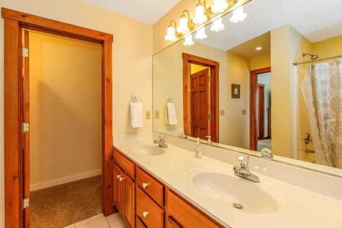 13 Shorewood, GALENA, Illinois 61036, 5 Bedrooms Bedrooms, ,4 BathroomsBathrooms,House,For Sale,Shorewood,202600472