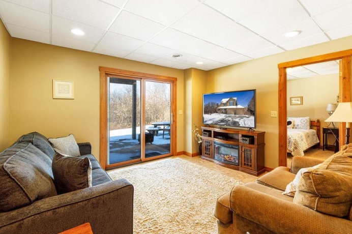 13 Shorewood, GALENA, Illinois 61036, 5 Bedrooms Bedrooms, ,4 BathroomsBathrooms,House,For Sale,Shorewood,202600472