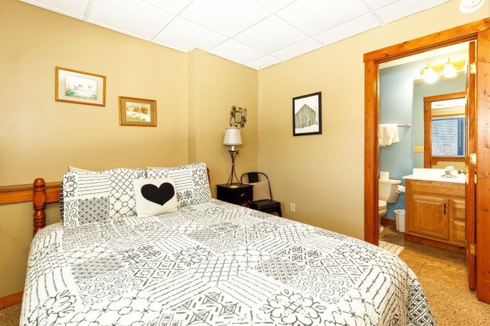 13 Shorewood, GALENA, Illinois 61036, 5 Bedrooms Bedrooms, ,4 BathroomsBathrooms,House,For Sale,Shorewood,202600472