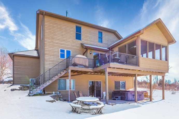 13 Shorewood, GALENA, Illinois 61036, 5 Bedrooms Bedrooms, ,4 BathroomsBathrooms,House,For Sale,Shorewood,202600472