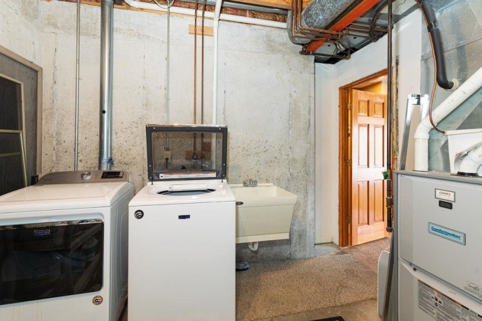 13 Shorewood, GALENA, Illinois 61036, 5 Bedrooms Bedrooms, ,4 BathroomsBathrooms,House,For Sale,Shorewood,202600472