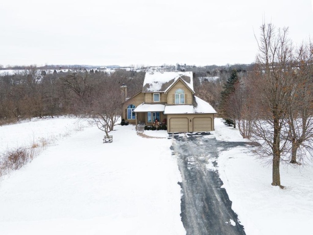 13 Shorewood, GALENA, Illinois 61036, 5 Bedrooms Bedrooms, ,4 BathroomsBathrooms,House,For Sale,Shorewood,202600472