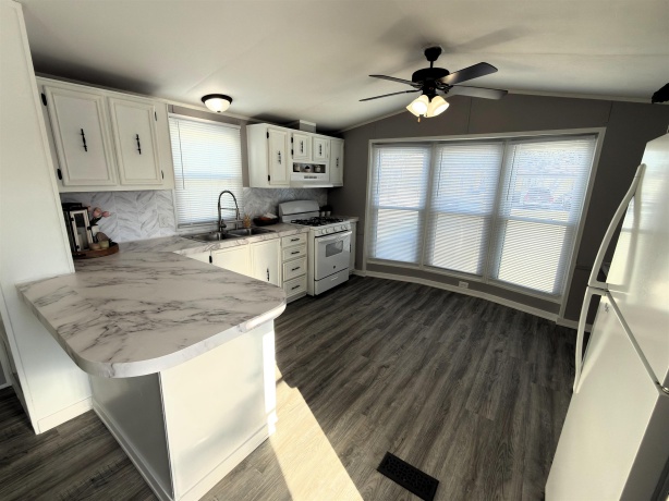 594 Park, BELVIDERE, Illinois 61008, 2 Bedrooms Bedrooms, ,1 BathroomBathrooms,House,For Sale,Park,202600485