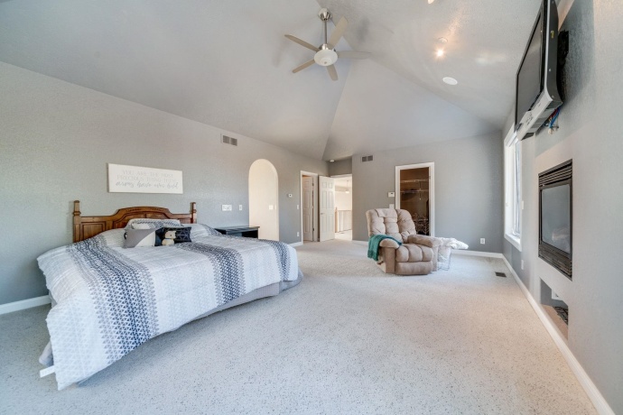 4092 Pond, LEAF RIVER, Illinois 61047, 5 Bedrooms Bedrooms, ,4 BathroomsBathrooms,House,For Sale,Pond,202600491