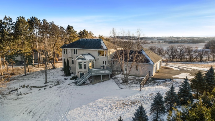 4092 Pond, LEAF RIVER, Illinois 61047, 5 Bedrooms Bedrooms, ,4 BathroomsBathrooms,House,For Sale,Pond,202600491