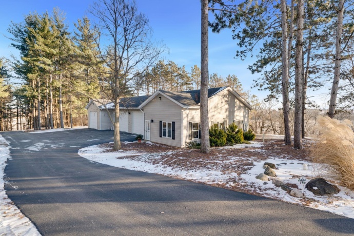 4092 Pond, LEAF RIVER, Illinois 61047, 5 Bedrooms Bedrooms, ,4 BathroomsBathrooms,House,For Sale,Pond,202600491