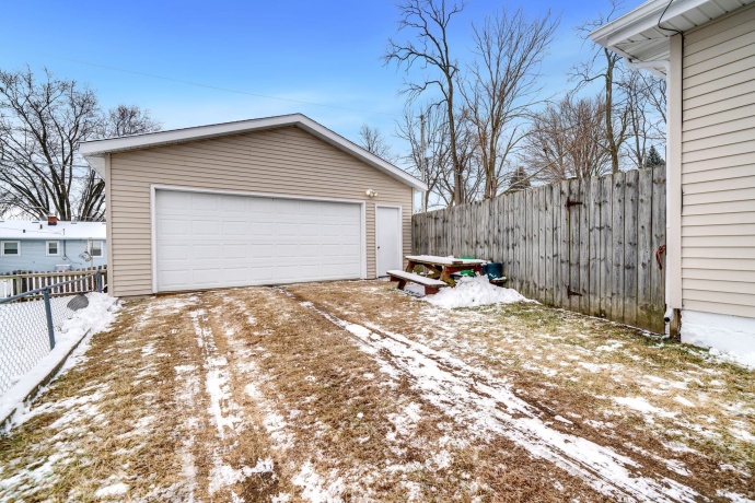 2918 22nd, ROCKFORD, Illinois 61109, 3 Bedrooms Bedrooms, ,1 BathroomBathrooms,House,For Sale,22nd,202600504