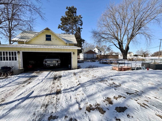 201 Marshall, BELVIDERE, Illinois 61008, 4 Bedrooms Bedrooms, ,1 BathroomBathrooms,House,For Sale,Marshall,202600508