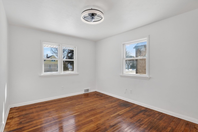 406 Bayliss, ROCKFORD, Illinois 61101, 5 Bedrooms Bedrooms, ,1 BathroomBathrooms,House,For Sale,Bayliss,202600510