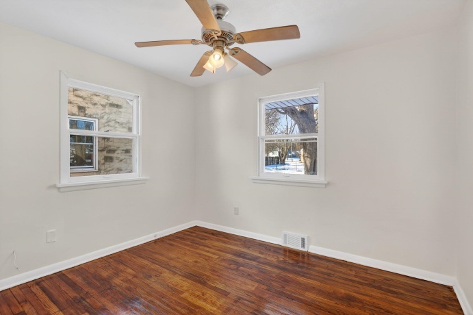 406 Bayliss, ROCKFORD, Illinois 61101, 5 Bedrooms Bedrooms, ,1 BathroomBathrooms,House,For Sale,Bayliss,202600510