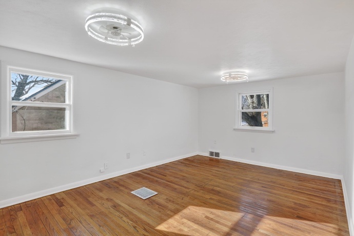 406 Bayliss, ROCKFORD, Illinois 61101, 5 Bedrooms Bedrooms, ,1 BathroomBathrooms,House,For Sale,Bayliss,202600510