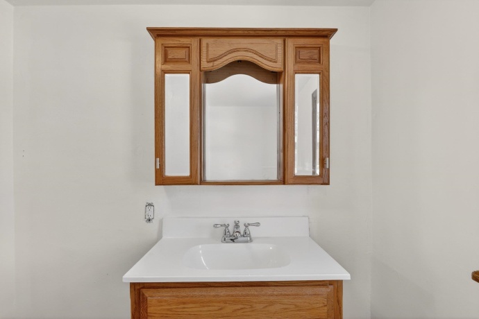 406 Bayliss, ROCKFORD, Illinois 61101, 5 Bedrooms Bedrooms, ,1 BathroomBathrooms,House,For Sale,Bayliss,202600510