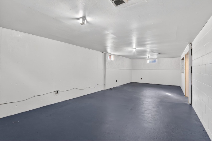 406 Bayliss, ROCKFORD, Illinois 61101, 5 Bedrooms Bedrooms, ,1 BathroomBathrooms,House,For Sale,Bayliss,202600510