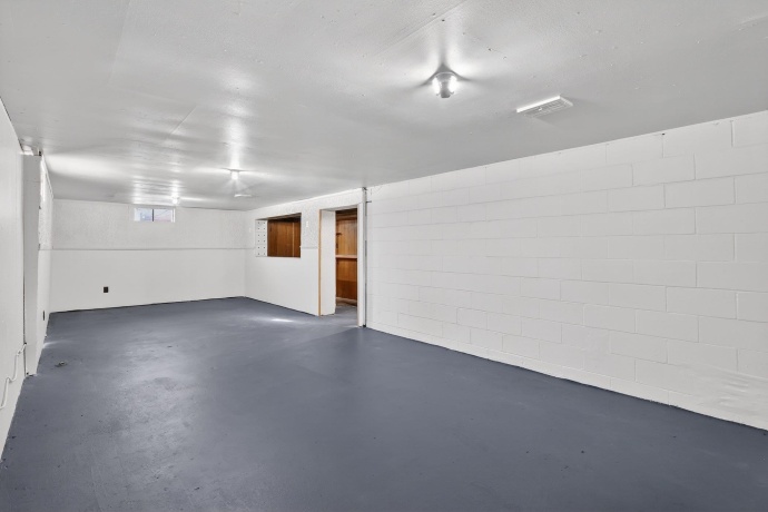 406 Bayliss, ROCKFORD, Illinois 61101, 5 Bedrooms Bedrooms, ,1 BathroomBathrooms,House,For Sale,Bayliss,202600510