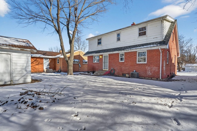 406 Bayliss, ROCKFORD, Illinois 61101, 5 Bedrooms Bedrooms, ,1 BathroomBathrooms,House,For Sale,Bayliss,202600510