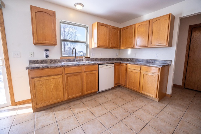 4698 Squaw Valley, LOVES PARK, Illinois 61111, 4 Bedrooms Bedrooms, ,2 BathroomsBathrooms,House,For Sale,Squaw Valley,202600512