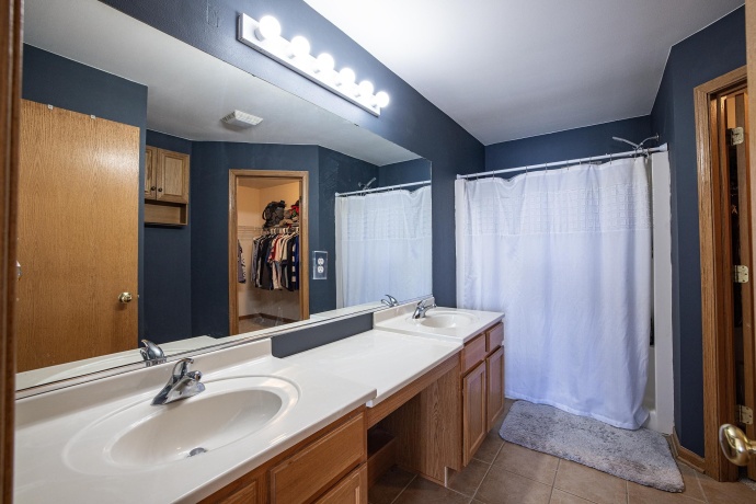 4698 Squaw Valley, LOVES PARK, Illinois 61111, 4 Bedrooms Bedrooms, ,2 BathroomsBathrooms,House,For Sale,Squaw Valley,202600512