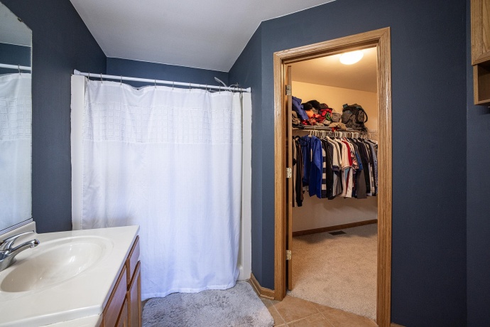 4698 Squaw Valley, LOVES PARK, Illinois 61111, 4 Bedrooms Bedrooms, ,2 BathroomsBathrooms,House,For Sale,Squaw Valley,202600512