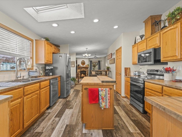 5644 Buttercup, MACHESNEY PARK, Illinois 61115, 3 Bedrooms Bedrooms, ,2 BathroomsBathrooms,House,For Sale,Buttercup,202600516