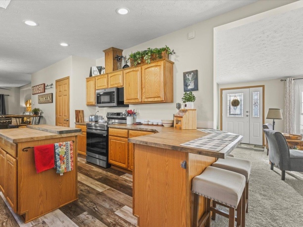 5644 Buttercup, MACHESNEY PARK, Illinois 61115, 3 Bedrooms Bedrooms, ,2 BathroomsBathrooms,House,For Sale,Buttercup,202600516