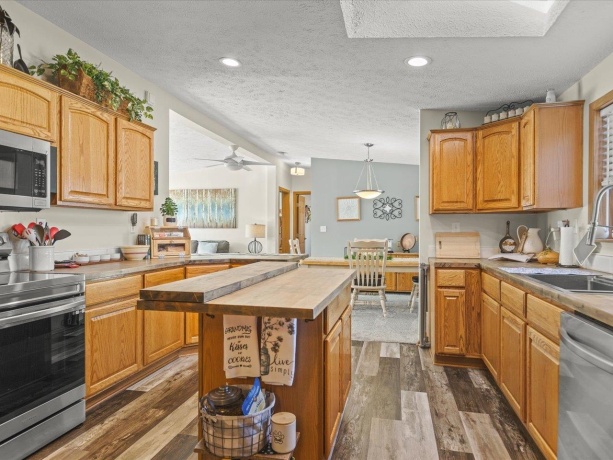 5644 Buttercup, MACHESNEY PARK, Illinois 61115, 3 Bedrooms Bedrooms, ,2 BathroomsBathrooms,House,For Sale,Buttercup,202600516