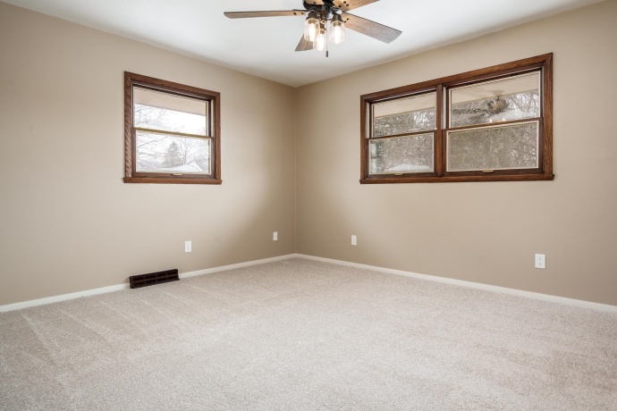 6747 Lynnhurst, ROSCOE, Illinois 61073, 3 Bedrooms Bedrooms, ,2 BathroomsBathrooms,House,For Sale,Lynnhurst,202600519