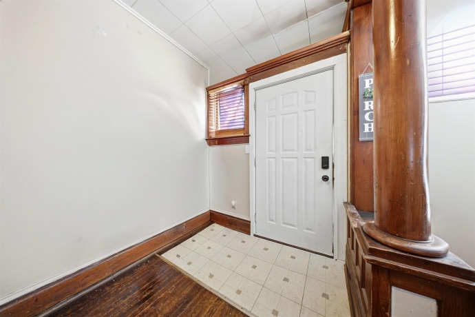 108-110 Iroquois, FREEPORT, Illinois 61032, ,2 Units,For Sale,Iroquois,202600522