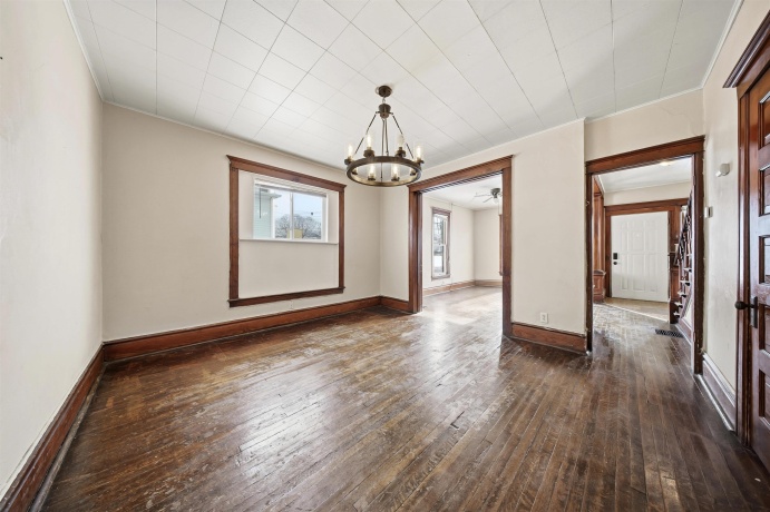 108-110 Iroquois, FREEPORT, Illinois 61032, ,2 Units,For Sale,Iroquois,202600522