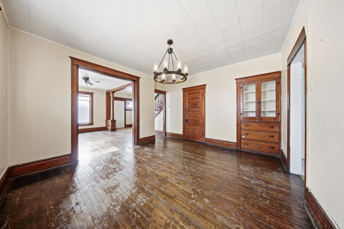 108-110 Iroquois, FREEPORT, Illinois 61032, ,2 Units,For Sale,Iroquois,202600522