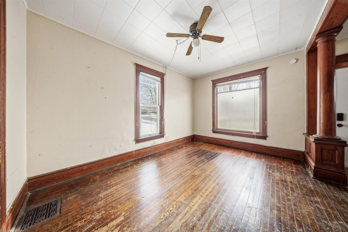 108-110 Iroquois, FREEPORT, Illinois 61032, ,2 Units,For Sale,Iroquois,202600522