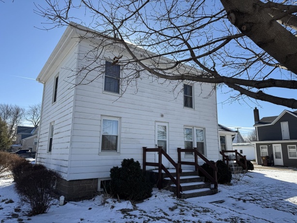 328 Carroll, LANARK, Illinois 61046, 3 Bedrooms Bedrooms, ,2 BathroomsBathrooms,House,For Sale,Carroll,202600521