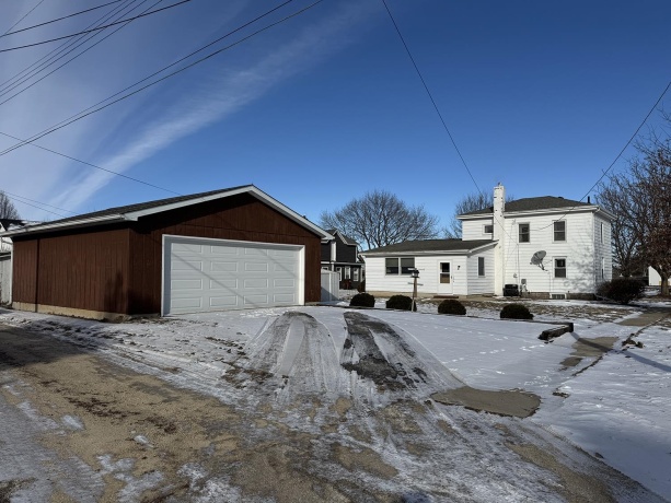 328 Carroll, LANARK, Illinois 61046, 3 Bedrooms Bedrooms, ,2 BathroomsBathrooms,House,For Sale,Carroll,202600521