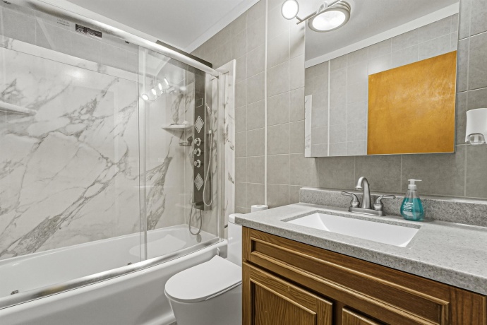 2124 Middlebury, FREEPORT, Illinois 61032, 3 Bedrooms Bedrooms, ,1 BathroomBathrooms,House,For Sale,Middlebury,202505796