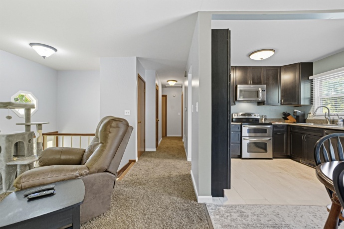 2124 Middlebury, FREEPORT, Illinois 61032, 3 Bedrooms Bedrooms, ,1 BathroomBathrooms,House,For Sale,Middlebury,202505796