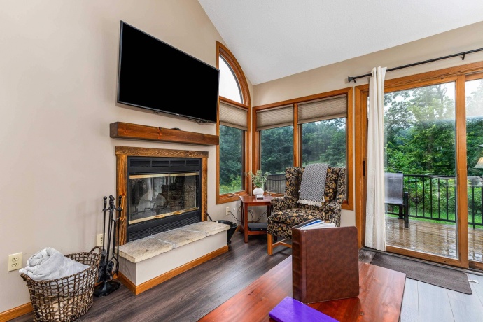 2 Creekwood, GALENA, Illinois 61036, 2 Bedrooms Bedrooms, ,2 BathroomsBathrooms,Condominium,For Sale,Creekwood,202600525