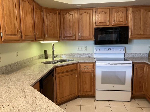 6573 Laurelwood, ROCKFORD, Illinois 61108, 2 Bedrooms Bedrooms, ,2 BathroomsBathrooms,Condominium,For Sale,Laurelwood,202600529