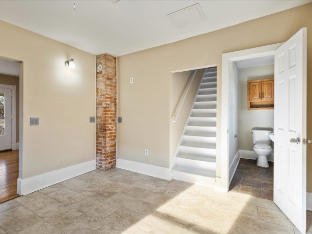 1004 15th, ROCKFORD, Illinois 61104, 4 Bedrooms Bedrooms, ,1 BathroomBathrooms,House,For Sale,15th,202600231