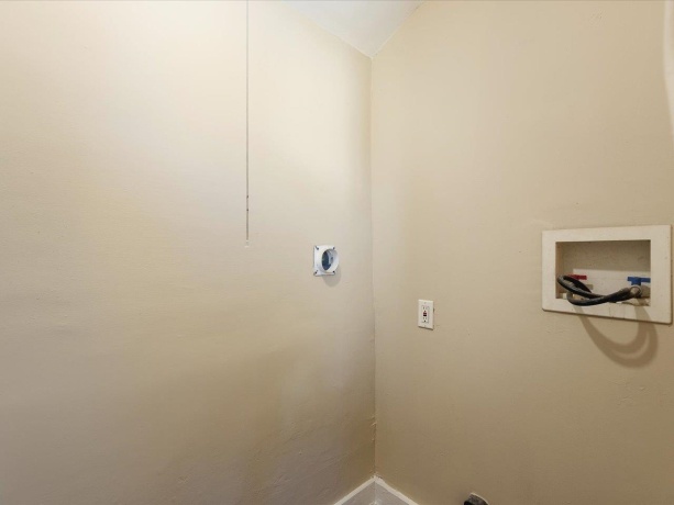 1004 15th, ROCKFORD, Illinois 61104, 4 Bedrooms Bedrooms, ,1 BathroomBathrooms,House,For Sale,15th,202600231