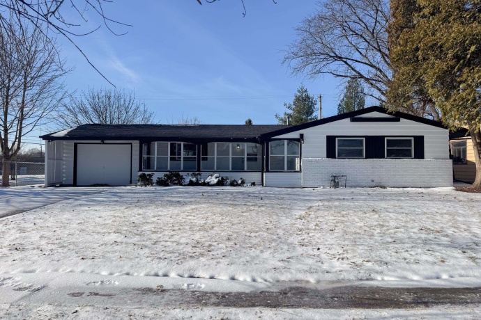 1424 Comanche, ROCKFORD, Illinois 61107, 3 Bedrooms Bedrooms, ,2 BathroomsBathrooms,House,For Sale,Comanche,202600547