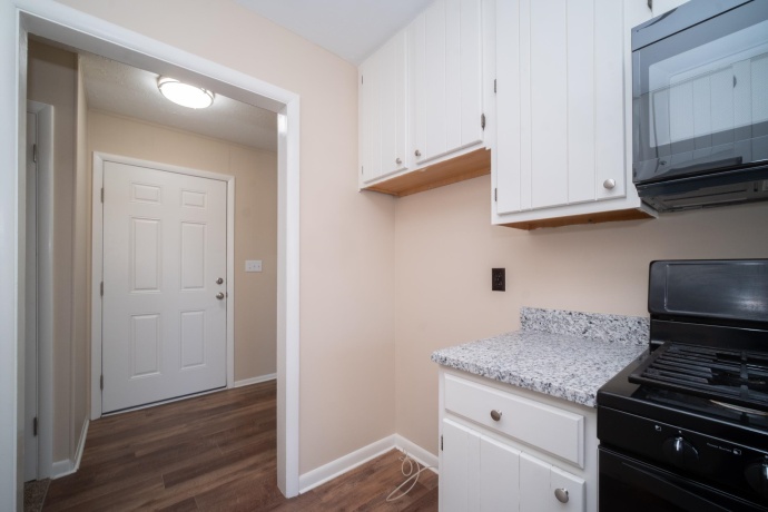 1424 Comanche, ROCKFORD, Illinois 61107, 3 Bedrooms Bedrooms, ,2 BathroomsBathrooms,House,For Sale,Comanche,202600547