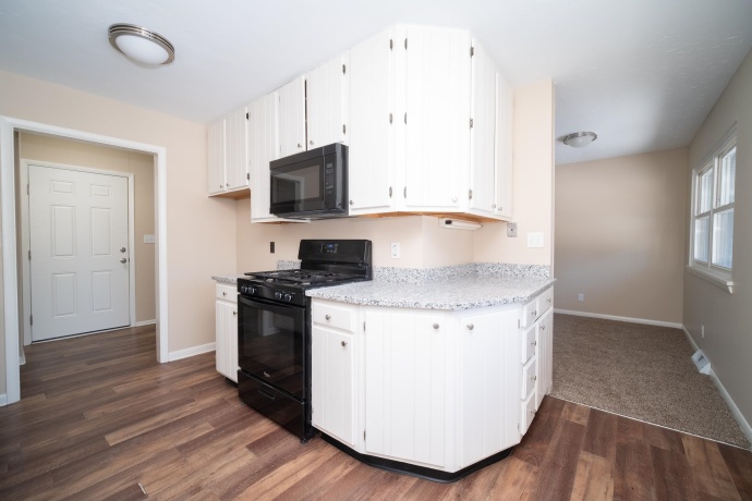 1424 Comanche, ROCKFORD, Illinois 61107, 3 Bedrooms Bedrooms, ,2 BathroomsBathrooms,House,For Sale,Comanche,202600547