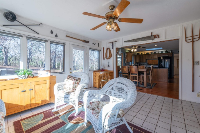 684 Sioux, FREEPORT, Illinois 61032, 4 Bedrooms Bedrooms, ,3 BathroomsBathrooms,House,For Sale,Sioux,202507451